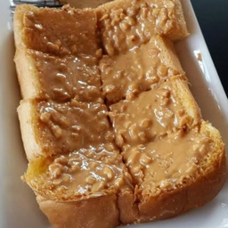 ปังปิ้งเนยสดหน้าเนยถั่ว