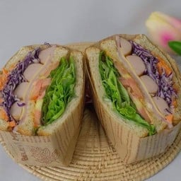 1283 Makes sendwich 1
