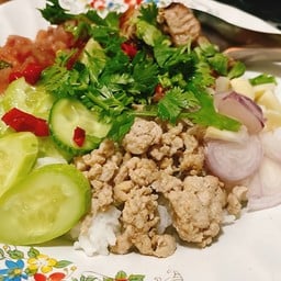 ข้าวหมูทอด ป้าบุบผา สุขาภิบาล5