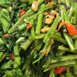 ผัดผักบุ้งไฟแดง