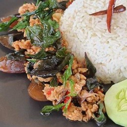 ไข่เยี่ยวม้ากะเพรากรอบขุนวัชร์