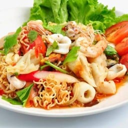 ยำตามใจกับนายแซนวิซ