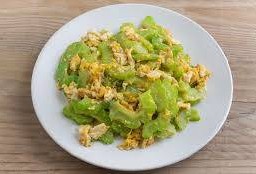 มะระผัดไข่