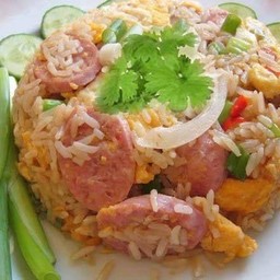 ข้าวผัดแหนม จับคู่เครื่องดื่ม