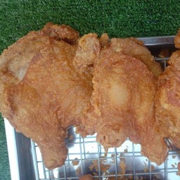 พี่ปาล์ม ไก่ทอด .หอ.ใหญ่. หน้าโรงพยาบาลรวมแพทย์ชัยนาท