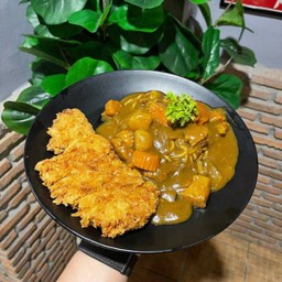 สปาเก็ตตี้แกงกะหรี่หมูทอด