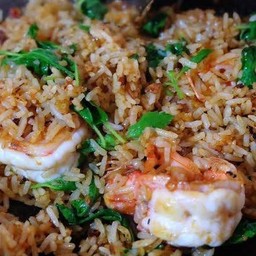 กะเพรากุ้งคลุกข้าว