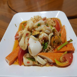 ยำมาม่าทะเล