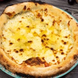 Pizza Four Cheese