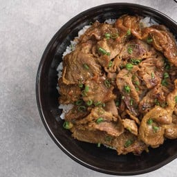 ข้าวหน้าเนื้อสันคอสะเต๊ะ