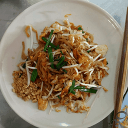 ผัดไท หนมถ้วยฉบับคอนถม