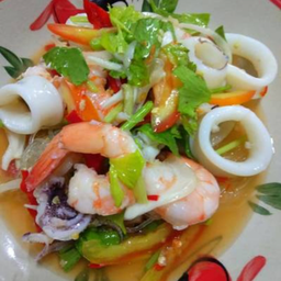 ยำปลาหมึก + กุ้งสด