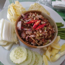 ปลาร้าทอดสมุนไพรผักสดเมนูขายดี