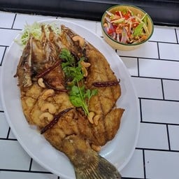 ปลากะพงทอดน้ำปลา