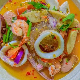 ยําวุ้นเส้นรวมมิตรทะเลรสแซ่บต้องจัด