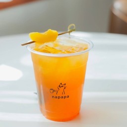 Peach tea (ชาพีช)