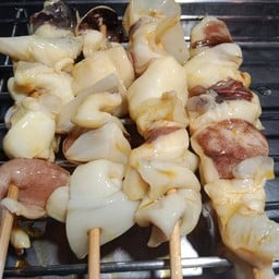 ปลาหมึกย่างน้องเบ็นซ์ สาขานิมิตรใหม่