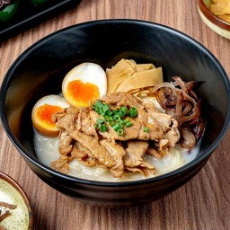 ราเมนน้ำข้นหมูสไลซ์