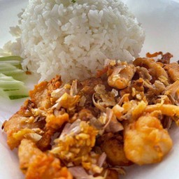 ข้าวไก่ทอดกระเทียม