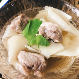 แกงจืดหน่อไม้กระดูกหมู