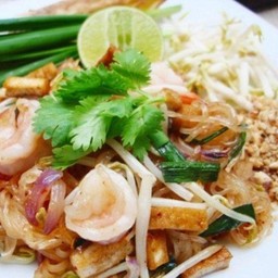 ผัดไทยวุ้นเส้นทะเล