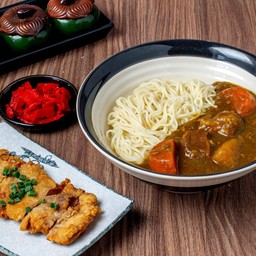 ราเมนแกงกะหรี่ไก่ทอด