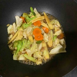 ผัดผัก(ราดข้าว)