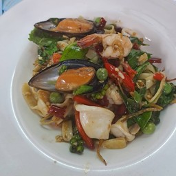 ผัดฉ่าทะเล