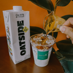 Iced Oat milk Latte