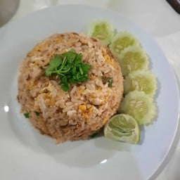 ข้าวผัดปลากระป๋อง