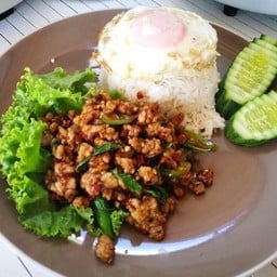 ข้าวกะเพราหมูสับ