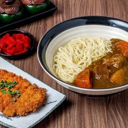 ราเมนแกงกะหรี่หมูทงคัตสึ