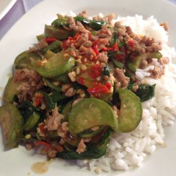 ผัดมะเขือยาว ราดข้าว