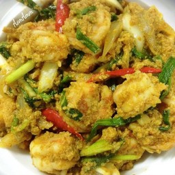 ผัดกระหรี่ กู้ง (กับข้าว)