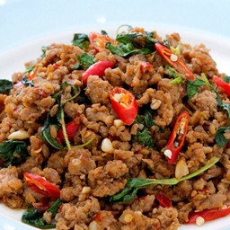 ผัดกระเพรา หมูสับ+หมูชิ้น (กับข้าว)