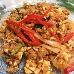 ข้าวหมูสับผัดไข่เค็ม