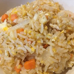 ข้าวผัดไข่เนยกระเทียม