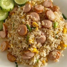 ข้าวผัดใส่กรอกหมูสับไม่ผัก