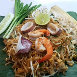 ผัดไทยหลังกองร้อย ผัดไทยหลังกองร้อย