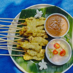 นิษฐา หมู และ ไก่ สเต๊ะ ชุดละ120 มี10ไม้พร้อมน้ำจิ้มสูตรโบราณแบบเข้มข้นและน้ำอาจ