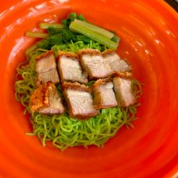 บะหมี่หมูกรอบ