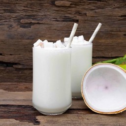 มะพร้าวปั่นนมสด