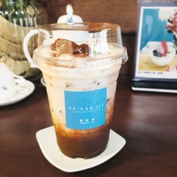 Ice Hojicha latte