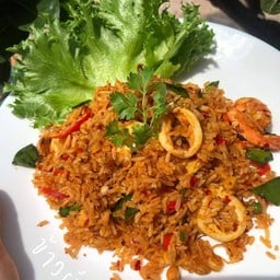 ข้าวผัดต้มยำทะเล
