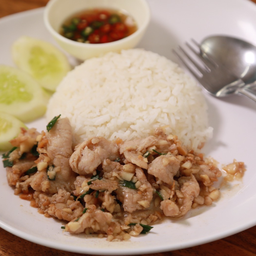 หมูนุ่มกระเทียมราดข้าว