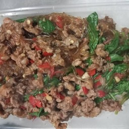 ข้าวกระเพาหมูสับวุ้นเส้น