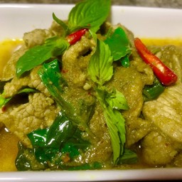 เขียวหวานไก่ ผัดแห้ง ( สำหรับ 1ท่าน)