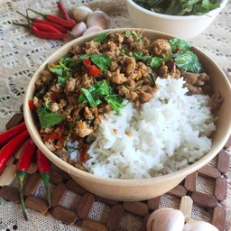 ข้าวกะเพราไข่ข้น