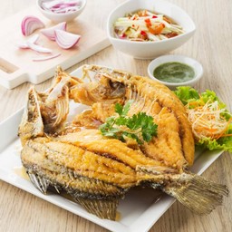 ปลากะพงทอดกระเทียม