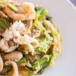 รอหน่อย อาหร่อยแน่ ราดหน้า@ตามสั่ง